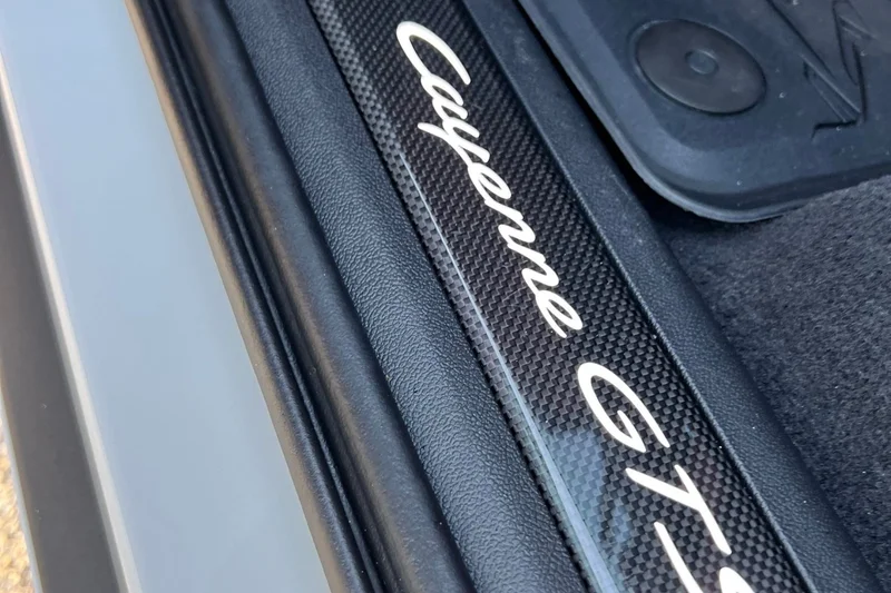 2023 Porsche Cayenne GTS Coupe 8