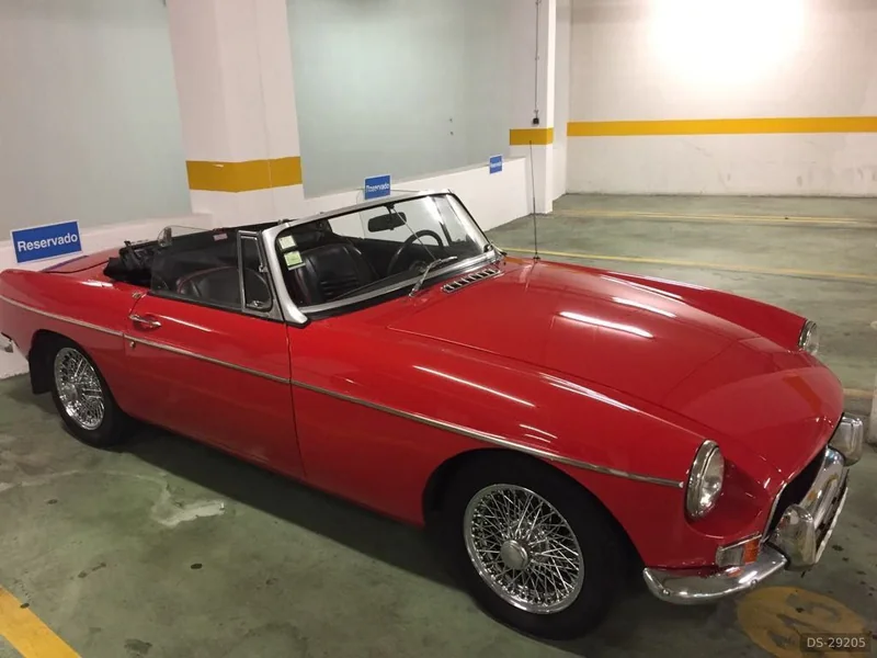 1971 MG B in Linda-a-Velha 4