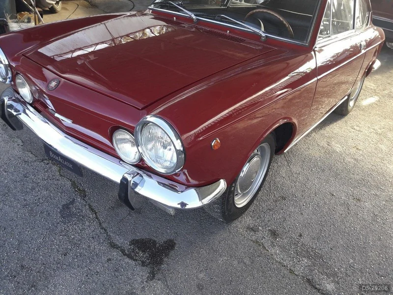 1970 Fiat 850 Coupe Sport in Procida 4