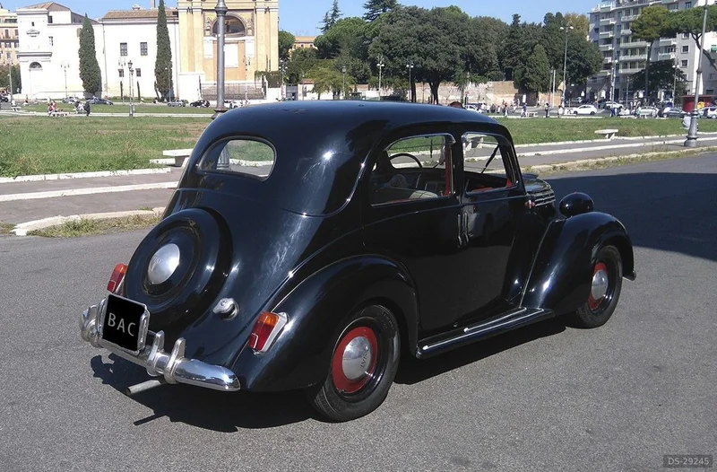 1948 Fiat 1100 B in Roma 4