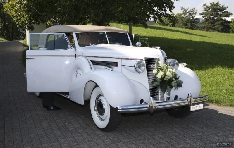 1937 Buick Roadmaster Cabrio in Altenrhein 2
