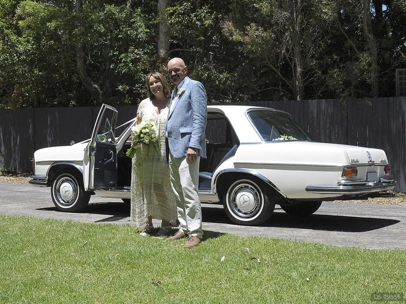 1971 Mercedes-Benz 280se in Gorokan 7