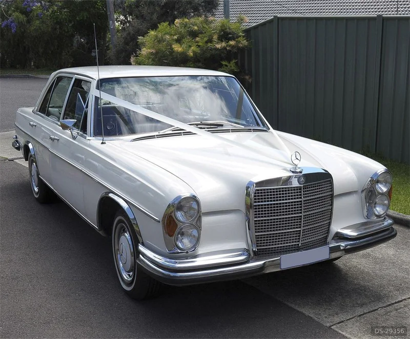 1971 Mercedes-Benz 280se in Gorokan 5