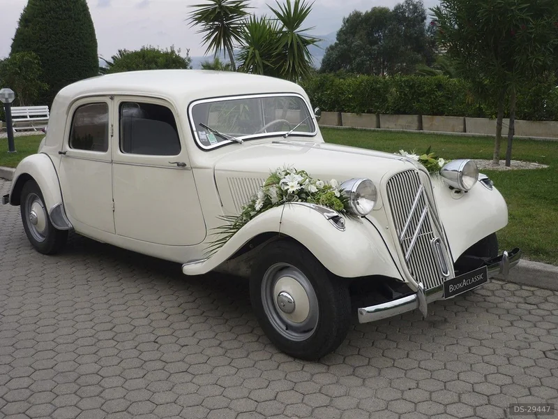 1953 Citroen Traction Avant 11B in Grasse 4