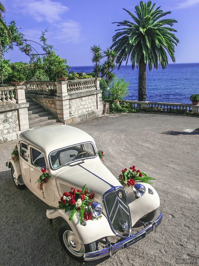 1952 Citroen Traction Avant 11bl in Grasse 3