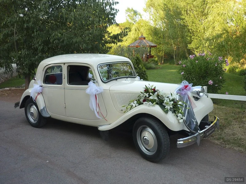 1952 Citroen Traction Avant 11bl in Grasse 4