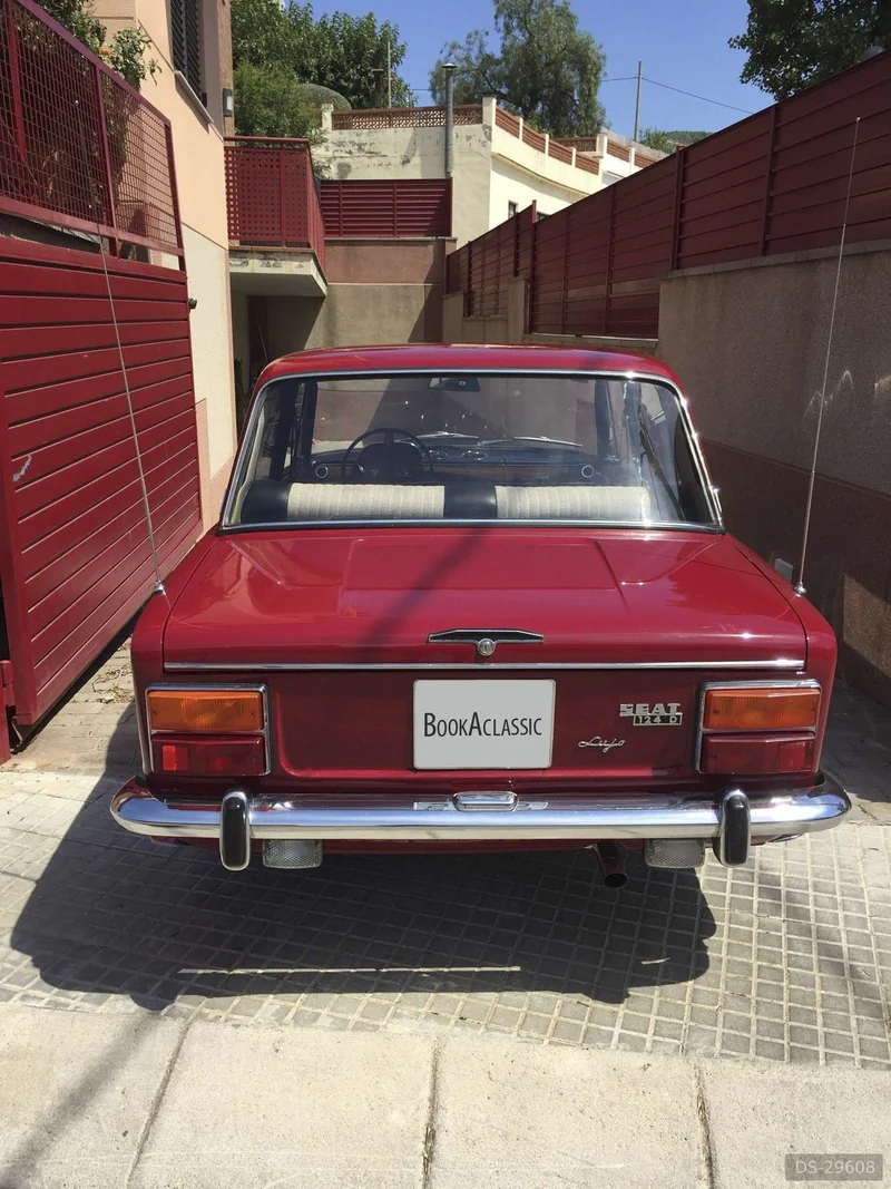 1972 Seat 124 in Olesa De Montserrat 2