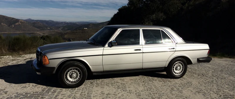 1983 Mercedes-Benz W123 300 Turbo-diesel in Porto 2