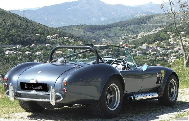 1980 AC Cobra in Nice 9