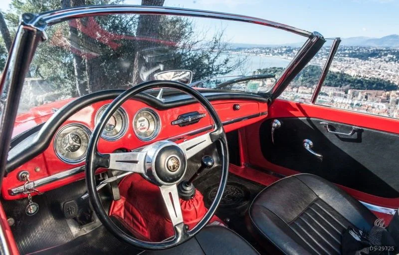 1962 Alfa Romeo Spider Giulia in Nice 7