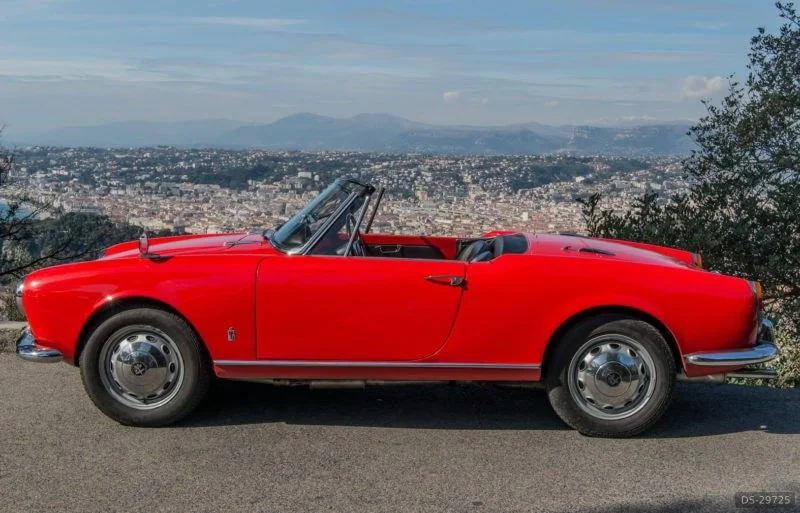 1962 Alfa Romeo Spider Giulia in Nice 3