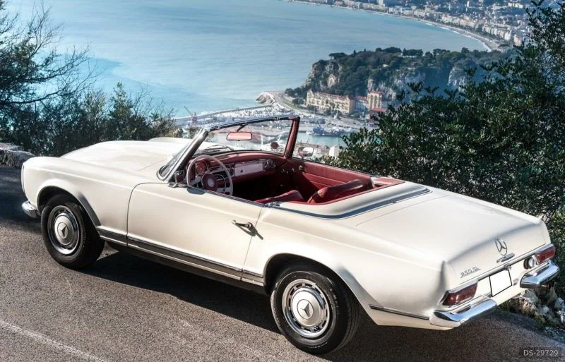 1966 Mercedes-Benz 250SL in Nice 2