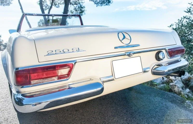 1966 Mercedes-Benz 250SL in Nice 10