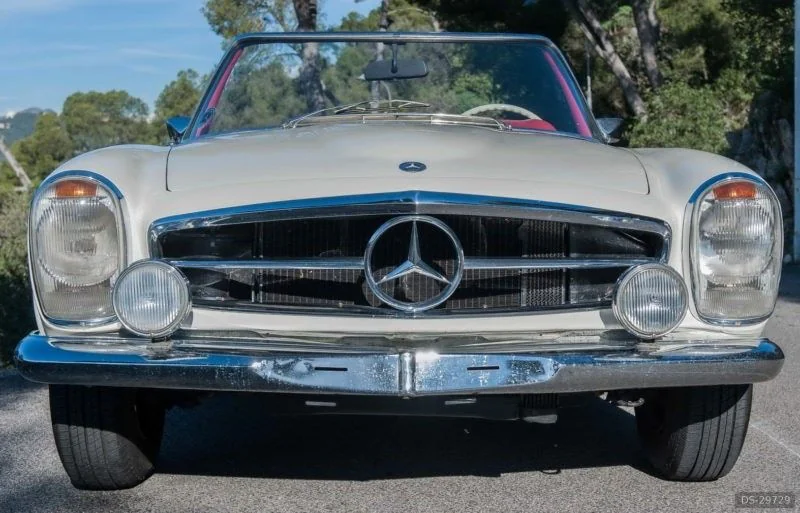 1966 Mercedes-Benz 250SL in Nice 5
