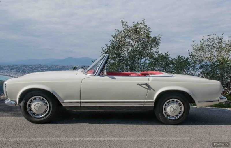 1966 Mercedes-Benz 250SL in Nice 3
