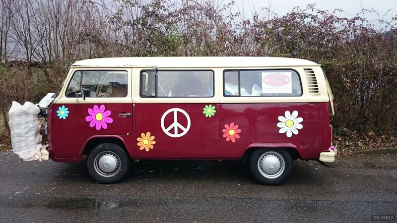 1976 Volkswagen T2 Bay Window 9 Posti in Borgomanero 4