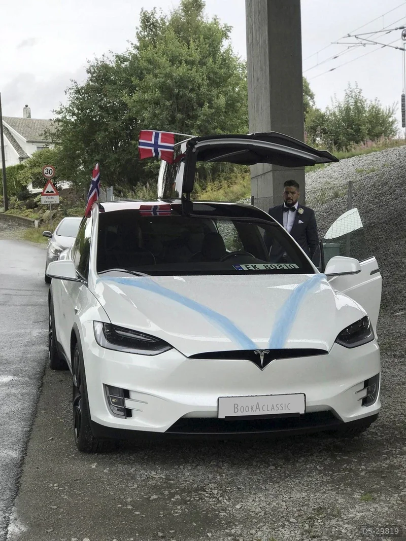 2017 Tesla Model X in Sandnes 9