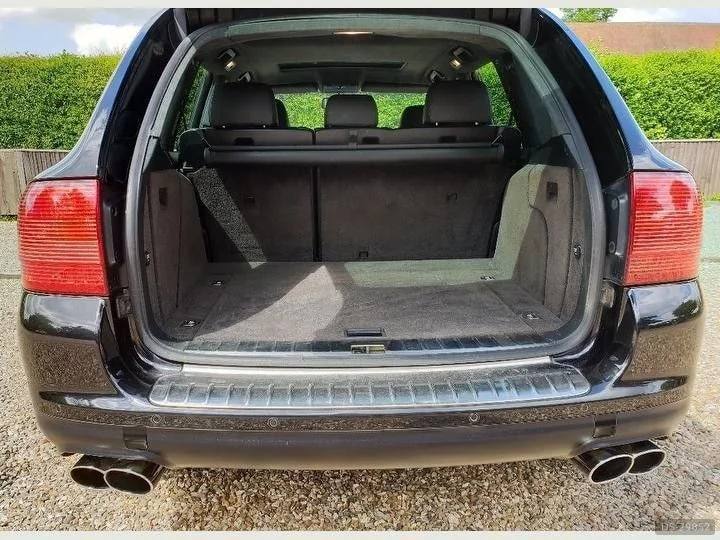 2005 Porsche Cayenne in Chorleywood 10
