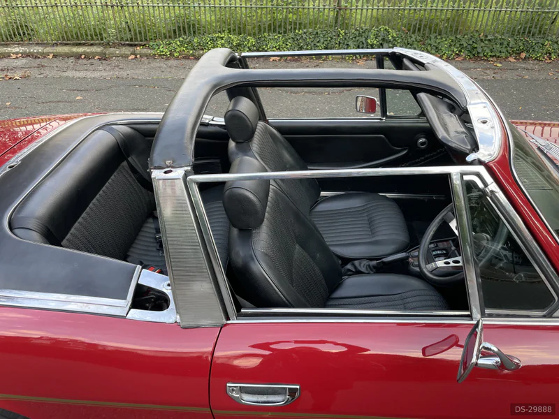 1974 Triumph Stag in London 6