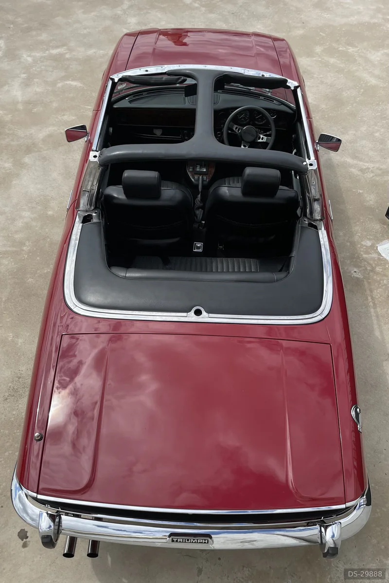 1974 Triumph Stag in London 8