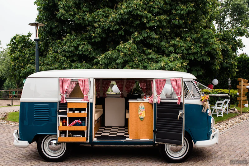 1967 Volkswagen T1 Spijlbus in Oosterstreek 8
