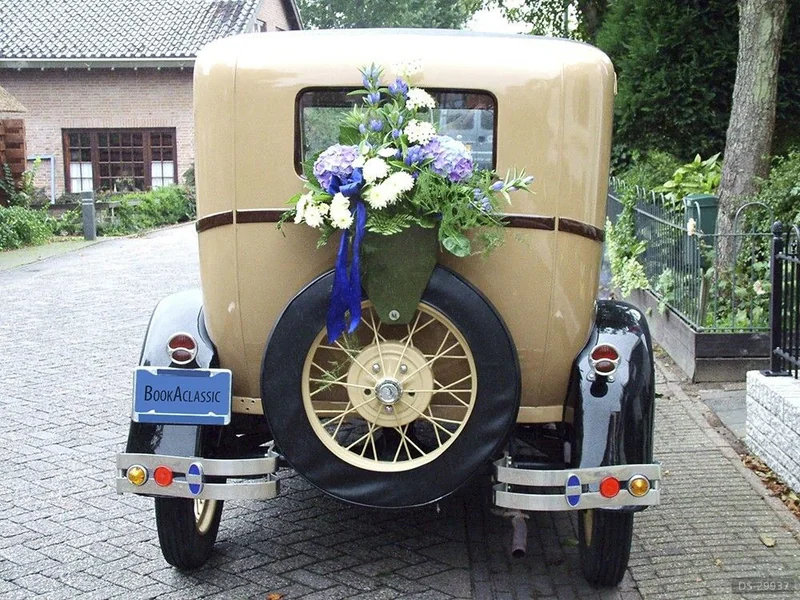 1929 Ford A-ford Tudor in Oosterstreek 5