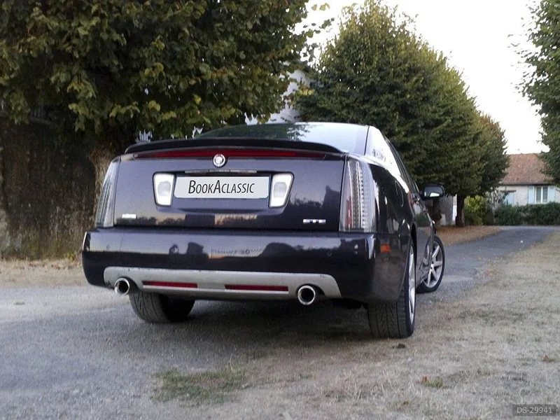 2005 Cadillac Sts in Souppes Sur Loing 2