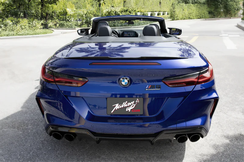 2022 BMW M8
