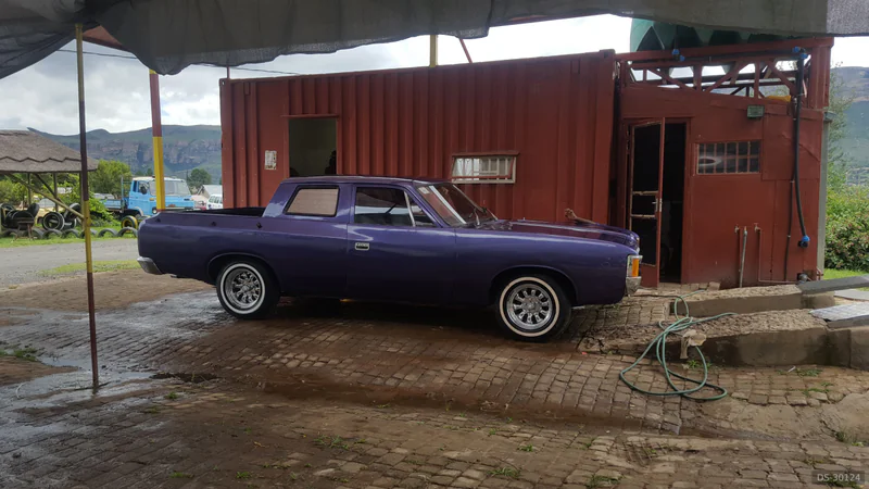 1972 Valiant Chrysler in Phuthaditjhaba 4