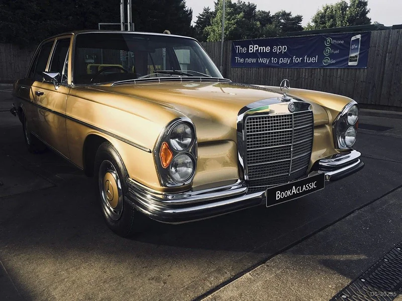 1973 Mercedes-Benz W108 280se in London 2
