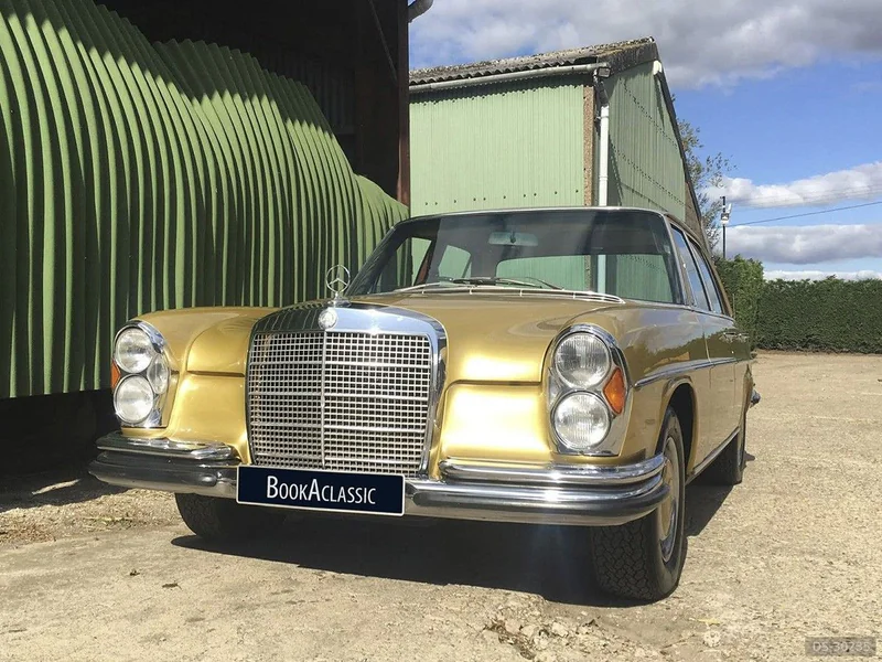 1973 Mercedes-Benz W108 280se in London 8