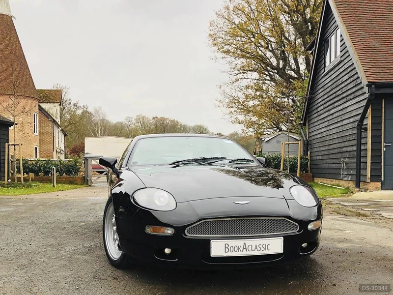 1998 Aston Martin DB7 in London 9