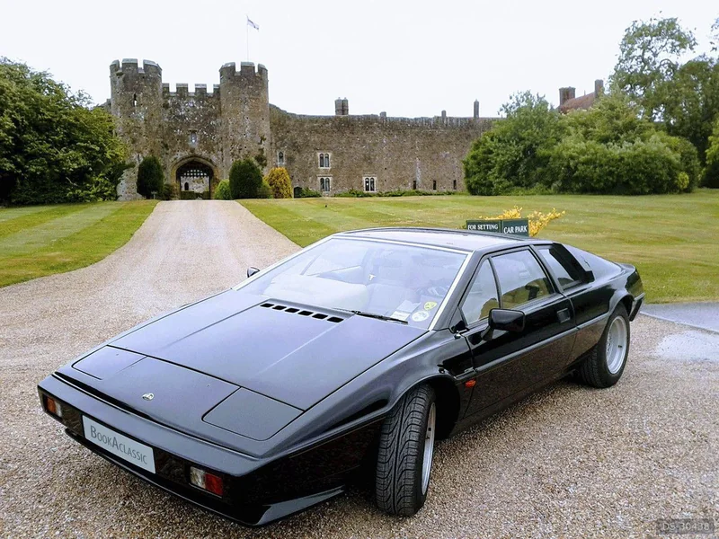 1986 Lotus Esprit in London 7