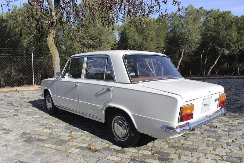 1969 Seat 124 in Madrid 3