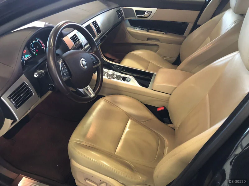 2014 Jaguar Xf in Serradifalco 3