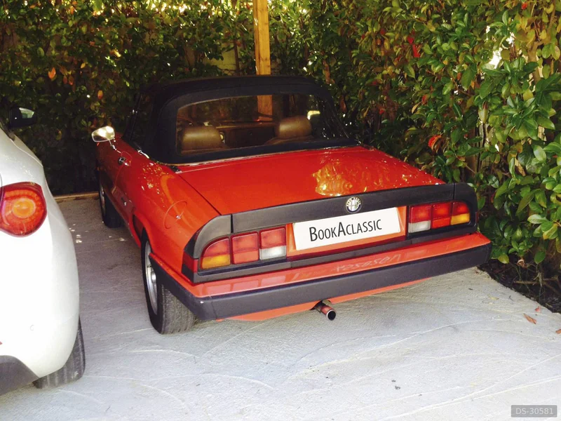 1984 Alfa Romeo Duetto in Sabaudia 4
