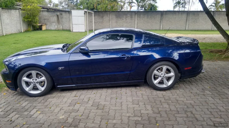 2010 Ford Mustang Gt in Itaguaí 2