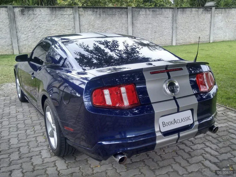 2010 Ford Mustang Gt in Itaguaí 3
