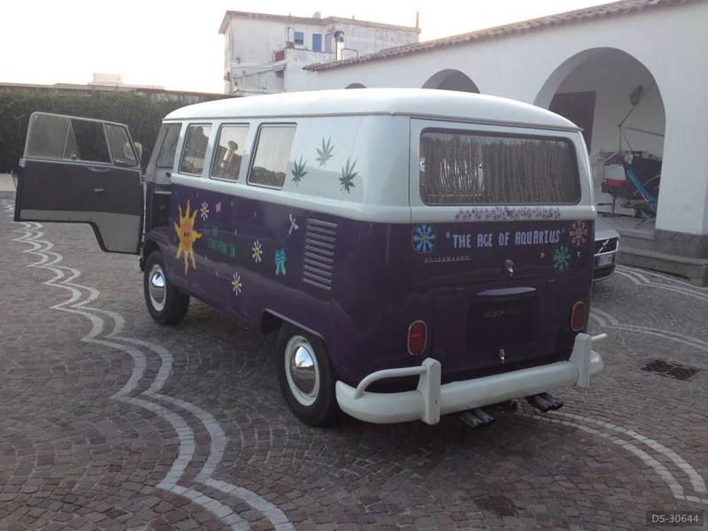 1967 Volkswagen T1 in Bacoli 2