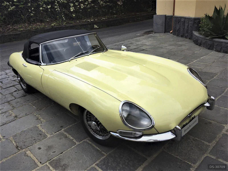1968 Jaguar E-Type in Catania 2