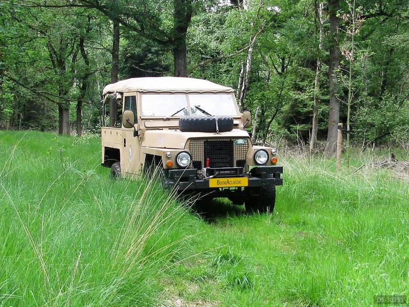 1972 Land Rover 88 Lightweight IIA in Eindhoven 5