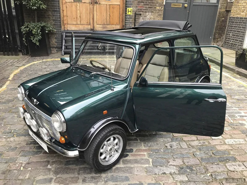 1993 Mini Cooper in London 3