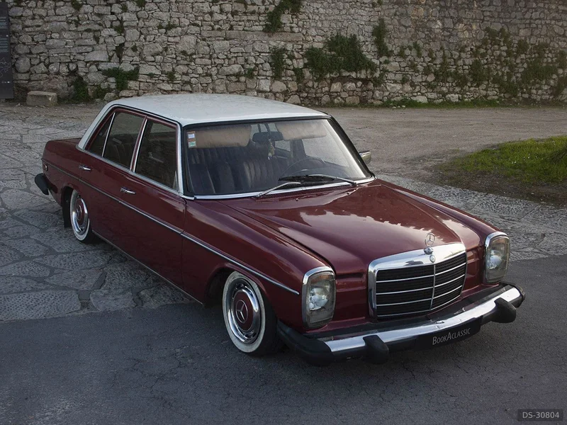 1974 Mercedes-Benz W115 240d in Coimbra