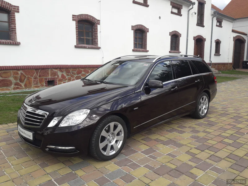 2011 Mercedes-Benz E 350 Cdi 4matic in Praha 9 4