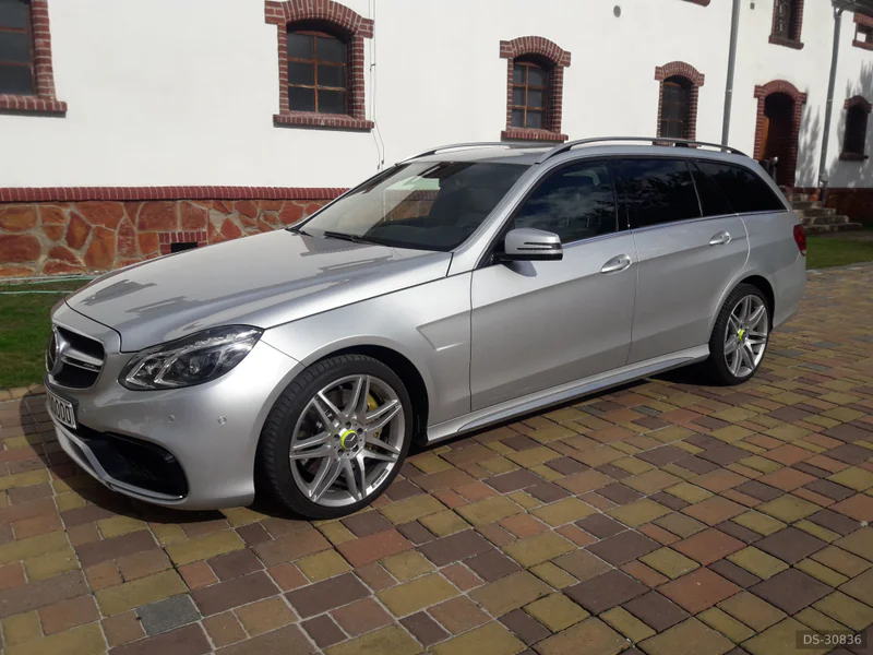 2013 Mercedes-Benz E 350 Bluetec 4matic in Praha 9 2