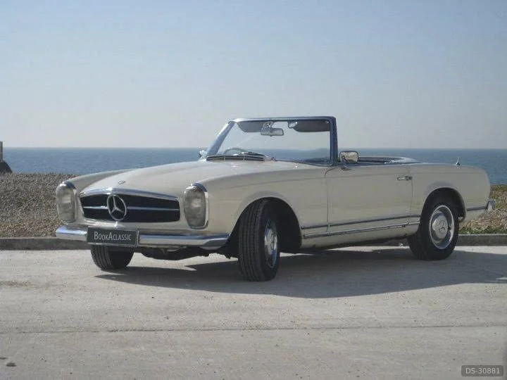 1965 Mercedes-Benz 230SL Pagoda