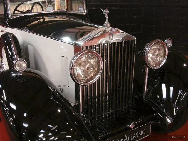 1935 Rolls-Royce 2025 Laundelette in Glasgow 3