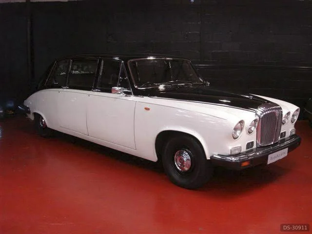 1990 Daimler DS420 Limousine in Glasgow 3