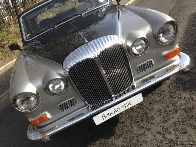 1990 Daimler Limousine in Glasgow 4