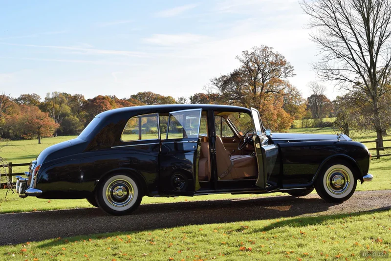 1965 Rolls-Royce Phantom V in Reading 4